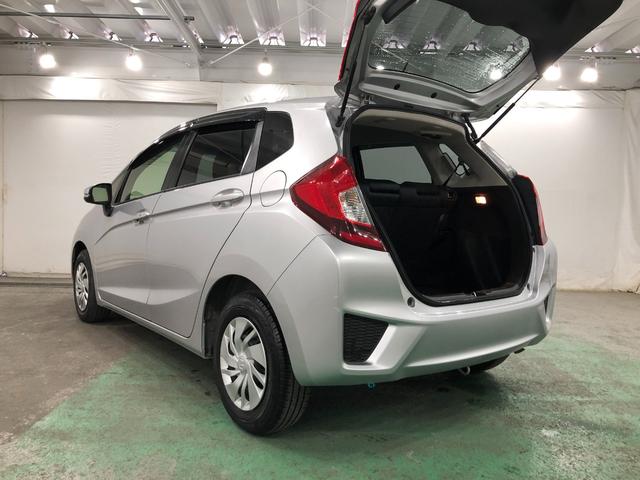 フィット１３Ｇ・Ｆパッケージ　雹害／走行３３６９７キロ／ワンセグナビ１年保証距離無制限　走行距離３３６９７キロ　ワンセグナビ　バックカメラ　ブルートゥース　純正マット　オートライト　ＬＥＤヘッドランプ　電動格納式ドアミラー　プッシュボタンスタート（埼玉県）の中古車