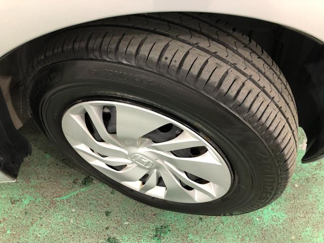 フィット１３Ｇ・Ｆパッケージ　雹害／走行３３６９７キロ／ワンセグナビ１年保証距離無制限　走行距離３３６９７キロ　ワンセグナビ　バックカメラ　ブルートゥース　純正マット　オートライト　ＬＥＤヘッドランプ　電動格納式ドアミラー　プッシュボタンスタート（埼玉県）の中古車