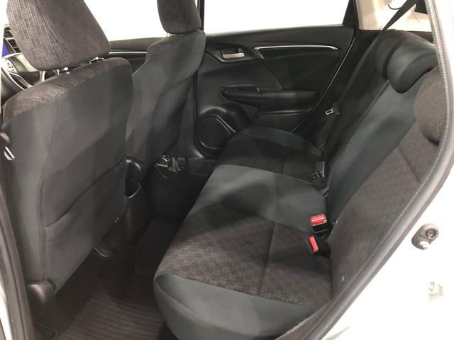 フィット１３Ｇ・Ｆパッケージ　雹害／走行３３６９７キロ／ワンセグナビ１年保証距離無制限　走行距離３３６９７キロ　ワンセグナビ　バックカメラ　ブルートゥース　純正マット　オートライト　ＬＥＤヘッドランプ　電動格納式ドアミラー　プッシュボタンスタート（埼玉県）の中古車