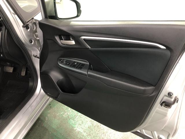 フィット１３Ｇ・Ｆパッケージ　雹害／走行３３６９７キロ／ワンセグナビ１年保証距離無制限　走行距離３３６９７キロ　ワンセグナビ　バックカメラ　ブルートゥース　純正マット　オートライト　ＬＥＤヘッドランプ　電動格納式ドアミラー　プッシュボタンスタート（埼玉県）の中古車