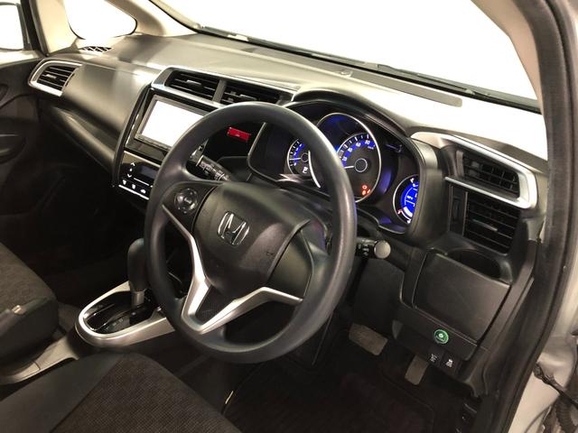 フィット１３Ｇ・Ｆパッケージ　雹害／走行３３６９７キロ／ワンセグナビ１年保証距離無制限　走行距離３３６９７キロ　ワンセグナビ　バックカメラ　ブルートゥース　純正マット　オートライト　ＬＥＤヘッドランプ　電動格納式ドアミラー　プッシュボタンスタート（埼玉県）の中古車