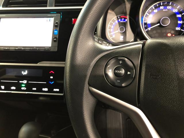 フィット１３Ｇ・Ｆパッケージ　雹害／走行３３６９７キロ／ワンセグナビ１年保証距離無制限　走行距離３３６９７キロ　ワンセグナビ　バックカメラ　ブルートゥース　純正マット　オートライト　ＬＥＤヘッドランプ　電動格納式ドアミラー　プッシュボタンスタート（埼玉県）の中古車