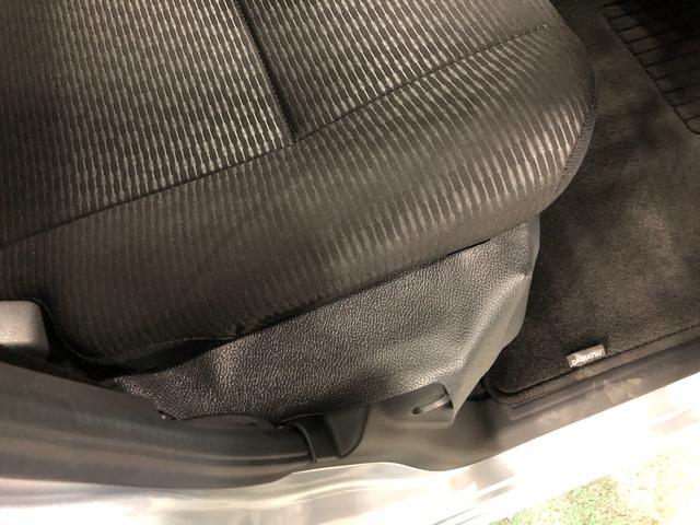 ハイゼットカーゴＤＸ　走行１１１７４キロ／クリアランスソナー／オートライト一年保証・走行距離無制限走行１１１７４キロ　クリアランスソナー　オートライト　アイドリングストップ　助手席エアバック　純正カーペットマット（埼玉県）の中古車