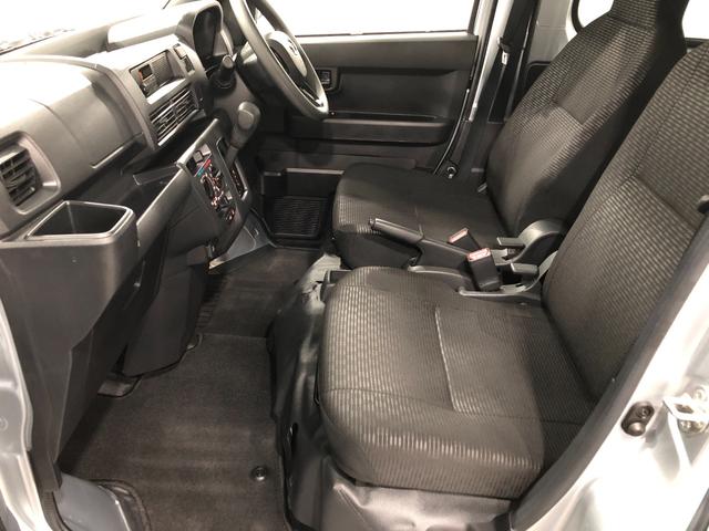 ハイゼットカーゴＤＸ　走行１１１７４キロ／クリアランスソナー／オートライト一年保証・走行距離無制限走行１１１７４キロ　クリアランスソナー　オートライト　アイドリングストップ　助手席エアバック　純正カーペットマット（埼玉県）の中古車