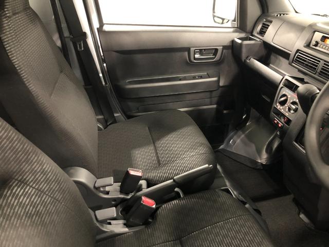 ハイゼットカーゴＤＸ　走行１１１７４キロ／クリアランスソナー／オートライト一年保証・走行距離無制限走行１１１７４キロ　クリアランスソナー　オートライト　アイドリングストップ　助手席エアバック　純正カーペットマット（埼玉県）の中古車