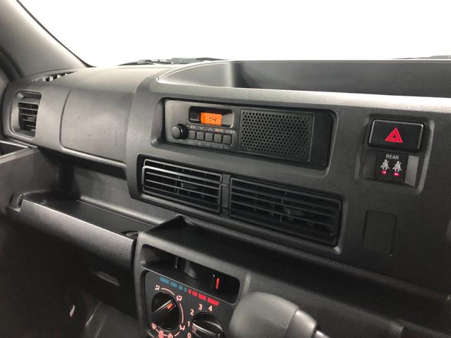 ハイゼットカーゴＤＸ　走行１１１７４キロ／クリアランスソナー／オートライト一年保証・走行距離無制限走行１１１７４キロ　クリアランスソナー　オートライト　アイドリングストップ　助手席エアバック　純正カーペットマット（埼玉県）の中古車