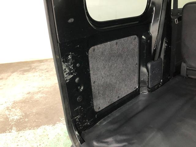 ハイゼットカーゴＤＸ　走行１２５３８キロ／クリアランスソナー／ＣＤチューナー一年保証・走行距離無制限　走行１２５３８キロ　ＣＤチューナー　助手席エアバック　オートライト　クリアランスソナー　アイドリングストップ　純正フロアマット（埼玉県）の中古車