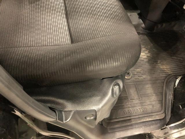 ハイゼットカーゴＤＸ　走行１２５３８キロ／クリアランスソナー／ＣＤチューナー一年保証・走行距離無制限　走行１２５３８キロ　ＣＤチューナー　助手席エアバック　オートライト　クリアランスソナー　アイドリングストップ　純正フロアマット（埼玉県）の中古車