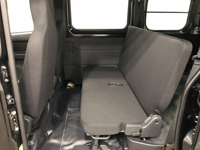 ハイゼットカーゴＤＸ　走行１２５３８キロ／クリアランスソナー／ＣＤチューナー一年保証・走行距離無制限　走行１２５３８キロ　ＣＤチューナー　助手席エアバック　オートライト　クリアランスソナー　アイドリングストップ　純正フロアマット（埼玉県）の中古車