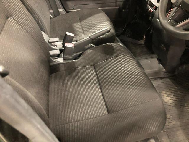 ハイゼットカーゴＤＸ　走行１２５３８キロ／クリアランスソナー／ＣＤチューナー一年保証・走行距離無制限　走行１２５３８キロ　ＣＤチューナー　助手席エアバック　オートライト　クリアランスソナー　アイドリングストップ　純正フロアマット（埼玉県）の中古車