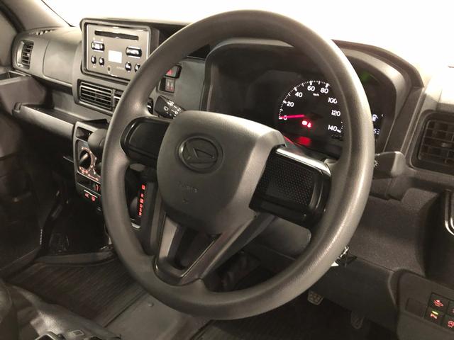 ハイゼットカーゴＤＸ　走行１２５３８キロ／クリアランスソナー／ＣＤチューナー一年保証・走行距離無制限　走行１２５３８キロ　ＣＤチューナー　助手席エアバック　オートライト　クリアランスソナー　アイドリングストップ　純正フロアマット（埼玉県）の中古車