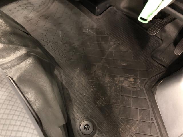 ハイゼットカーゴＤＸ　走行９５３１９キロ／車検整備付／ナビ一年保証・走行距離無制限走行９５３１９キロ　車検整備付　ワンセグナビ　助手席エアバック　純正カーペットマット　ＥＴＣ　オートマ（埼玉県）の中古車