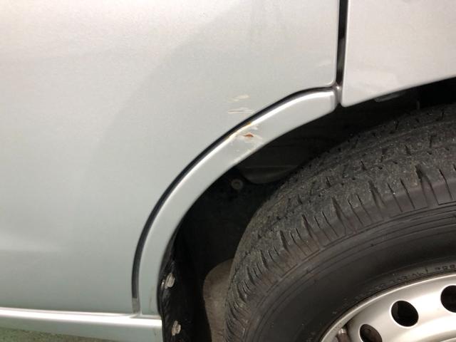 ハイゼットカーゴＤＸ　走行９５３１９キロ／車検整備付／ナビ一年保証・走行距離無制限走行９５３１９キロ　車検整備付　ワンセグナビ　助手席エアバック　純正カーペットマット　ＥＴＣ　オートマ（埼玉県）の中古車