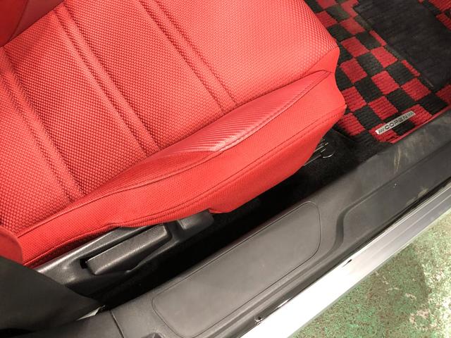 コペンローブ　走行１３７７７キロ／ナビ／ＬＥＤヘッドライト一年保証・走行距離無制限走行１３７７７キロ　フルセグナビ　ブルートゥース　助手席エアバック　純正カーペットマット　ＬＥＤヘッドライト　アイドリングストップ（埼玉県）の中古車