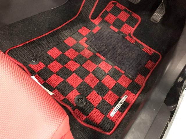 コペンローブ　走行１３７７７キロ／ナビ／ＬＥＤヘッドライト一年保証・走行距離無制限走行１３７７７キロ　フルセグナビ　ブルートゥース　助手席エアバック　純正カーペットマット　ＬＥＤヘッドライト　アイドリングストップ（埼玉県）の中古車