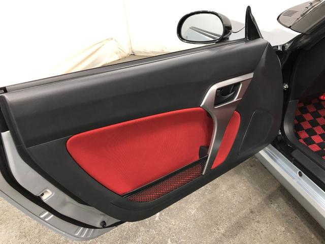 コペンローブ　走行１３７７７キロ／ナビ／ＬＥＤヘッドライト一年保証・走行距離無制限走行１３７７７キロ　フルセグナビ　ブルートゥース　助手席エアバック　純正カーペットマット　ＬＥＤヘッドライト　アイドリングストップ（埼玉県）の中古車