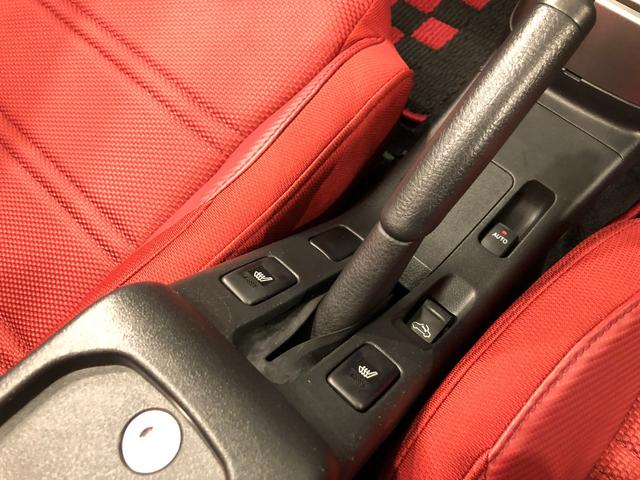 コペンローブ　走行１３７７７キロ／ナビ／ＬＥＤヘッドライト一年保証・走行距離無制限走行１３７７７キロ　フルセグナビ　ブルートゥース　助手席エアバック　純正カーペットマット　ＬＥＤヘッドライト　アイドリングストップ（埼玉県）の中古車