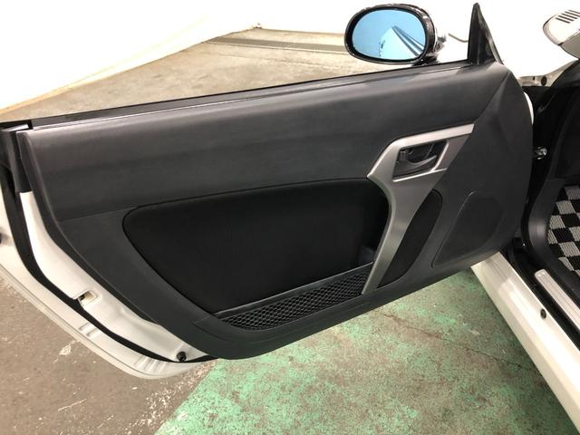 コペンローブ　走行８３８６６キロ／フルセグナビ／バックカメラ１年保証距離無制限　走行距離８３８６６キロ　フルセグナビ　バックカメラ　ブルートゥース　純正マット　ＬＥＤヘッドランプ　アイドリングストップ　シートヒーター（埼玉県）の中古車