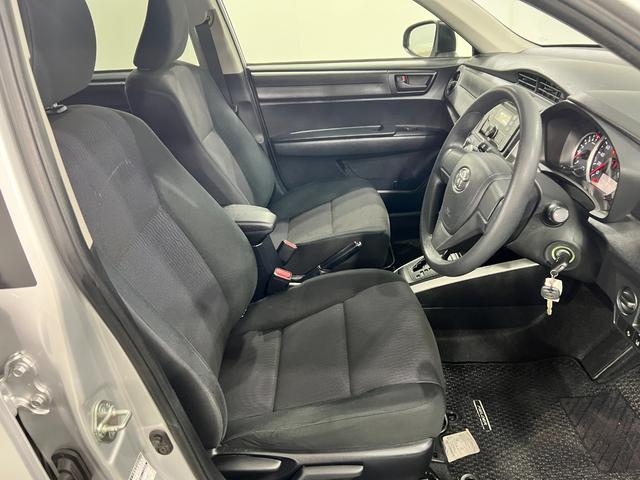 カローラフィールダー１．５Ｘ　走行５７４６３キロ／ＣＤチューナー／キーレス一年保証・走行距離無制限走行５７４６３キロ　助手席エアバック　純正カーペットマット　サイドエアバック　アイドリングストップ　ＣＤチューナー　キーレス（埼玉県）の中古車