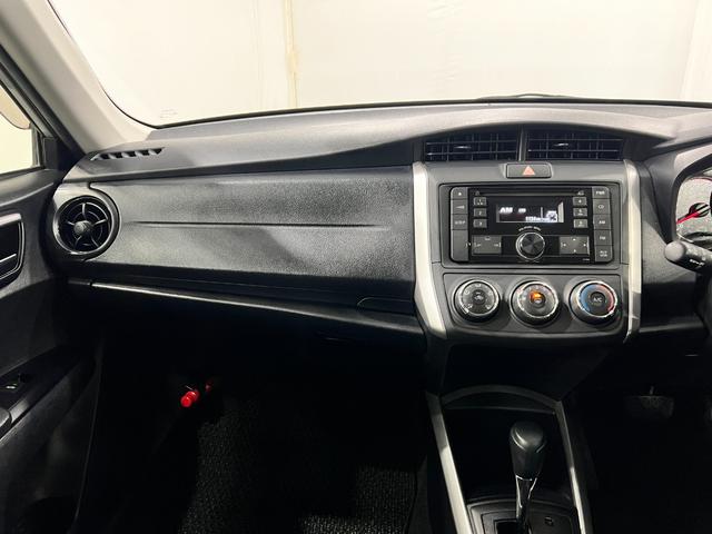 カローラフィールダー１．５Ｘ　走行５７４６３キロ／ＣＤチューナー／キーレス一年保証・走行距離無制限走行５７４６３キロ　助手席エアバック　純正カーペットマット　サイドエアバック　アイドリングストップ　ＣＤチューナー　キーレス（埼玉県）の中古車