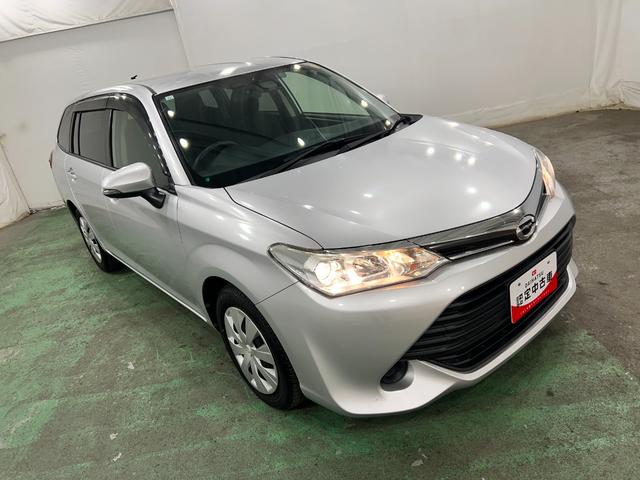 カローラフィールダー１．５Ｘ　走行５７４６３キロ／ＣＤチューナー／キーレス一年保証・走行距離無制限走行５７４６３キロ　助手席エアバック　純正カーペットマット　サイドエアバック　アイドリングストップ　ＣＤチューナー　キーレス（埼玉県）の中古車