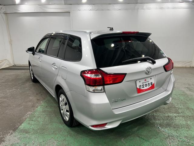 カローラフィールダー１．５Ｘ　走行５７４６３キロ／ＣＤチューナー／キーレス一年保証・走行距離無制限走行５７４６３キロ　助手席エアバック　純正カーペットマット　サイドエアバック　アイドリングストップ　ＣＤチューナー　キーレス（埼玉県）の中古車