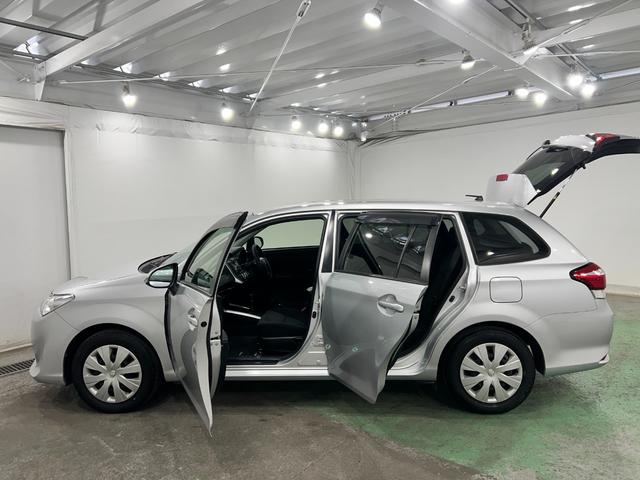 カローラフィールダー１．５Ｘ　走行５７４６３キロ／ＣＤチューナー／キーレス一年保証・走行距離無制限走行５７４６３キロ　助手席エアバック　純正カーペットマット　サイドエアバック　アイドリングストップ　ＣＤチューナー　キーレス（埼玉県）の中古車