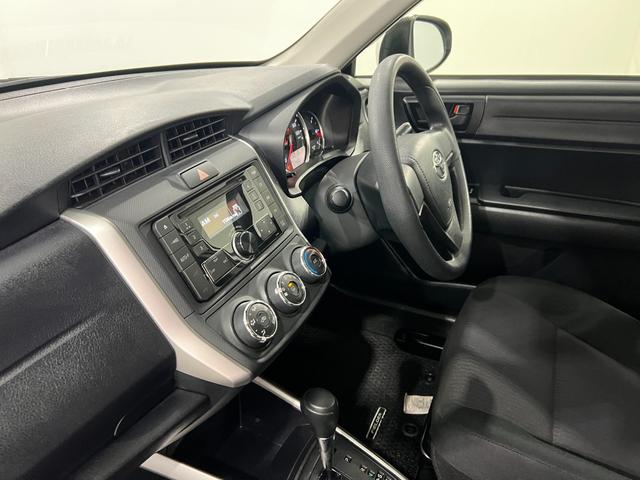 カローラフィールダー１．５Ｘ　走行５７４６３キロ／ＣＤチューナー／キーレス一年保証・走行距離無制限走行５７４６３キロ　助手席エアバック　純正カーペットマット　サイドエアバック　アイドリングストップ　ＣＤチューナー　キーレス（埼玉県）の中古車