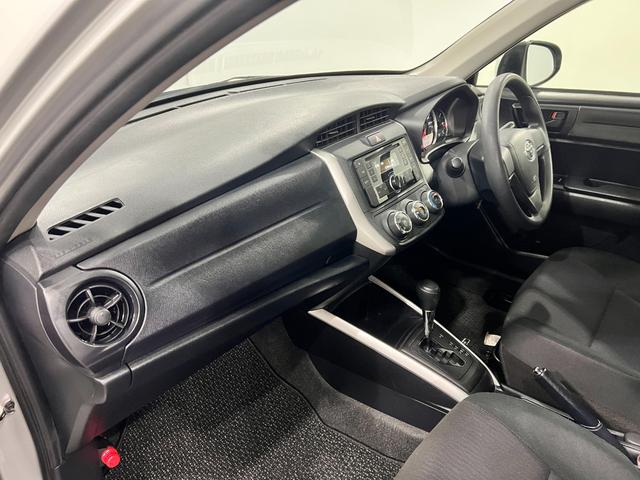 カローラフィールダー１．５Ｘ　走行５７４６３キロ／ＣＤチューナー／キーレス一年保証・走行距離無制限走行５７４６３キロ　助手席エアバック　純正カーペットマット　サイドエアバック　アイドリングストップ　ＣＤチューナー　キーレス（埼玉県）の中古車