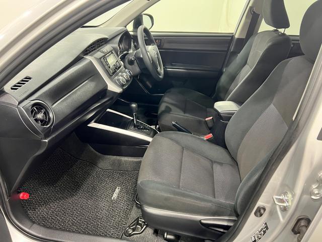 カローラフィールダー１．５Ｘ　走行５７４６３キロ／ＣＤチューナー／キーレス一年保証・走行距離無制限走行５７４６３キロ　助手席エアバック　純正カーペットマット　サイドエアバック　アイドリングストップ　ＣＤチューナー　キーレス（埼玉県）の中古車