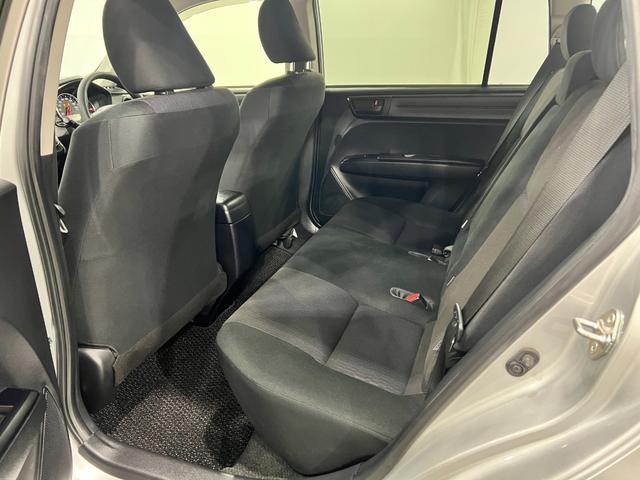 カローラフィールダー１．５Ｘ　走行５７４６３キロ／ＣＤチューナー／キーレス一年保証・走行距離無制限走行５７４６３キロ　助手席エアバック　純正カーペットマット　サイドエアバック　アイドリングストップ　ＣＤチューナー　キーレス（埼玉県）の中古車