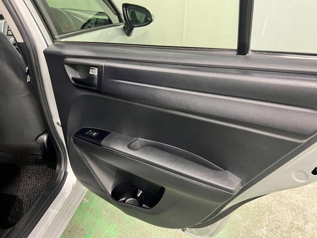 カローラフィールダー１．５Ｘ　走行５７４６３キロ／ＣＤチューナー／キーレス一年保証・走行距離無制限走行５７４６３キロ　助手席エアバック　純正カーペットマット　サイドエアバック　アイドリングストップ　ＣＤチューナー　キーレス（埼玉県）の中古車