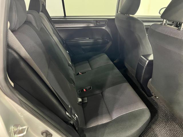 カローラフィールダー１．５Ｘ　走行５７４６３キロ／ＣＤチューナー／キーレス一年保証・走行距離無制限走行５７４６３キロ　助手席エアバック　純正カーペットマット　サイドエアバック　アイドリングストップ　ＣＤチューナー　キーレス（埼玉県）の中古車