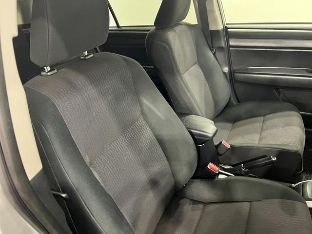 カローラフィールダー１．５Ｘ　走行５７４６３キロ／ＣＤチューナー／キーレス一年保証・走行距離無制限走行５７４６３キロ　助手席エアバック　純正カーペットマット　サイドエアバック　アイドリングストップ　ＣＤチューナー　キーレス（埼玉県）の中古車