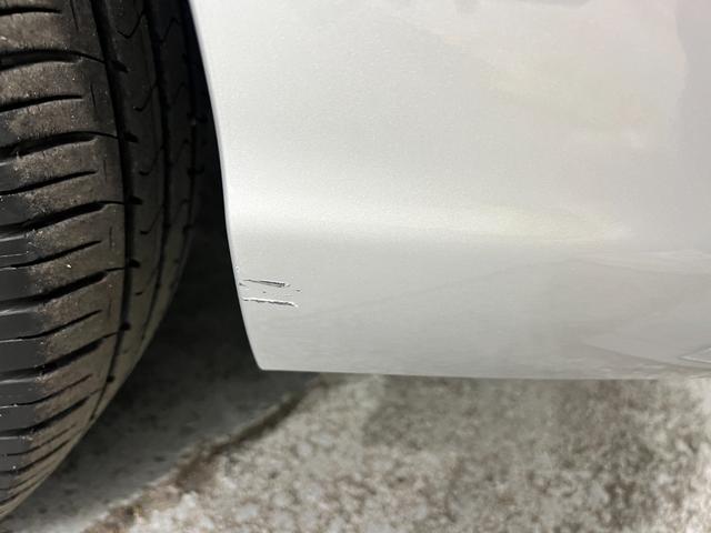 カローラフィールダー１．５Ｘ　走行５７４６３キロ／ＣＤチューナー／キーレス一年保証・走行距離無制限走行５７４６３キロ　助手席エアバック　純正カーペットマット　サイドエアバック　アイドリングストップ　ＣＤチューナー　キーレス（埼玉県）の中古車