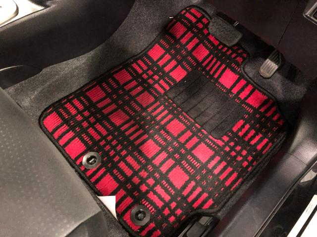 ヴィッツＵ　走行５２５７６キロ／ワンセグナビ／バックカメラ／マット１年保証距離無制限　走行距離５２５７６キロ　ワンセグナビ　バックカメラ　ブルートゥース　マット　助手席エアバッグ　オートライト　シートヒーター　電動格納式ドアミラー（埼玉県）の中古車