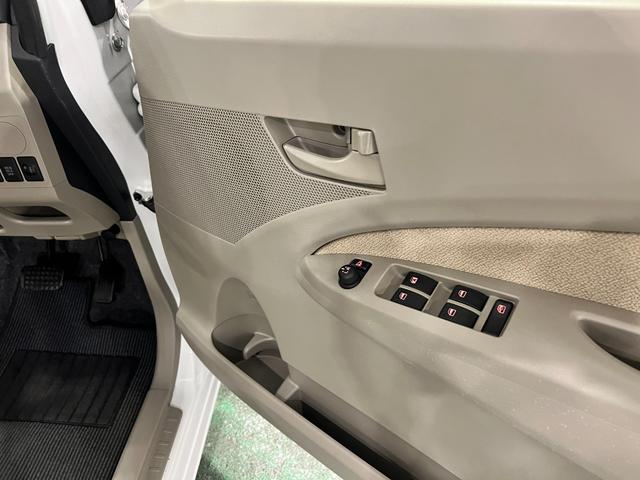 ムーヴＬ　ＳＡ　走行２１２３５キロ／ＣＤチューナー一年保証・走行距離無制限走行２１２３５キロ　助手席エアバック　純正カーペットマット　アイドリングストップ　ベンチシート　ＣＤチューナー（埼玉県）の中古車