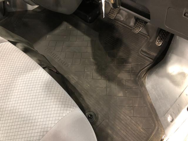 ハイゼットカーゴＤＸ　５ＭＴ／走行１００９１３キロ／車検整備付／タバコ焦穴有保証一年間・距離無制限付　５速マニュアル　スペアキー　キーレスエントリー　ゴムマット　純正ラジオ　スモークガラス（埼玉県）の中古車