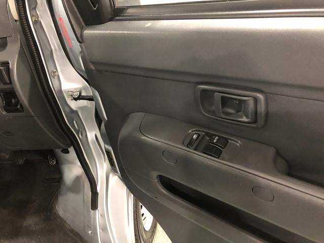 ハイゼットカーゴＤＸ　５ＭＴ／走行１００９１３キロ／車検整備付／タバコ焦穴有保証一年間・距離無制限付　５速マニュアル　スペアキー　キーレスエントリー　ゴムマット　純正ラジオ　スモークガラス（埼玉県）の中古車