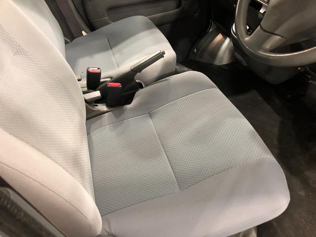 ハイゼットカーゴＤＸ　５ＭＴ／走行１００９１３キロ／車検整備付／タバコ焦穴有保証一年間・距離無制限付　５速マニュアル　スペアキー　キーレスエントリー　ゴムマット　純正ラジオ　スモークガラス（埼玉県）の中古車