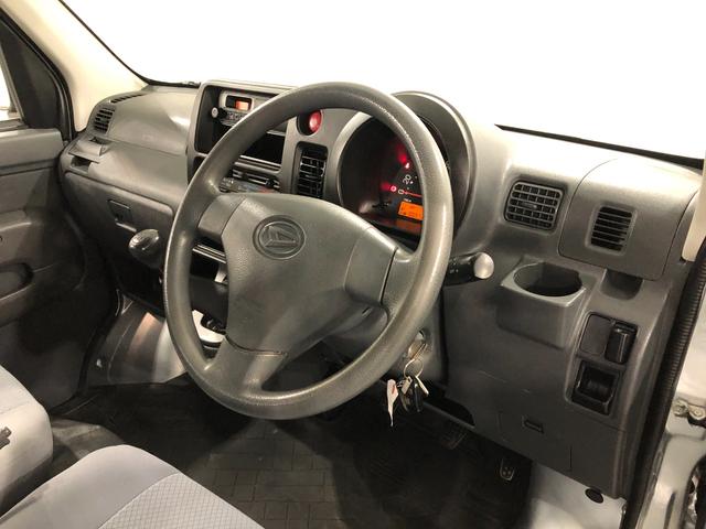 ハイゼットカーゴＤＸ　５ＭＴ／走行１００９１３キロ／車検整備付／タバコ焦穴有保証一年間・距離無制限付　５速マニュアル　スペアキー　キーレスエントリー　ゴムマット　純正ラジオ　スモークガラス（埼玉県）の中古車