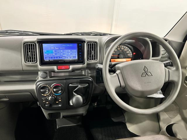 ミニキャブバンＭ　走行３５２８キロ／ＴＶレスナビ／ＥＴＣ／ＭＴ一年保証・走行距離無制限走行３５２８キロ　助手席エアバック　純正カーペットマット　ＴＶレスナビ　ブルートゥース　ＥＴＣ　ドラレコ（埼玉県）の中古車