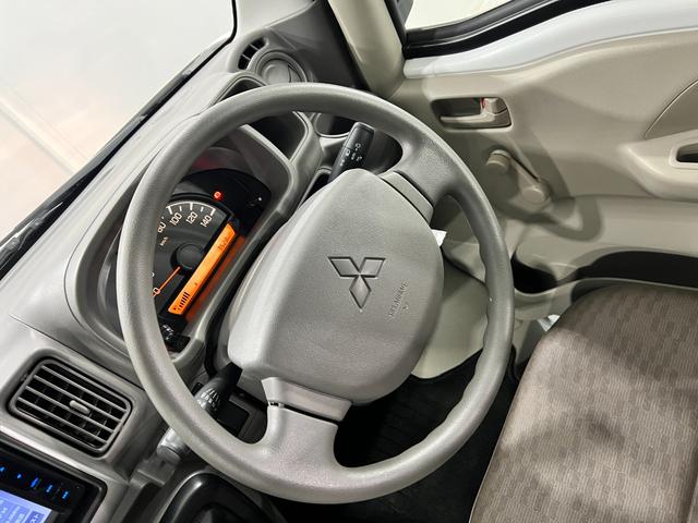 ミニキャブバンＭ　走行３５２８キロ／ＴＶレスナビ／ＥＴＣ／ＭＴ一年保証・走行距離無制限走行３５２８キロ　助手席エアバック　純正カーペットマット　ＴＶレスナビ　ブルートゥース　ＥＴＣ　ドラレコ（埼玉県）の中古車