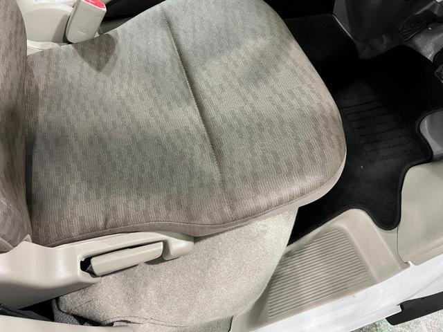 ミニキャブバンＭ　走行３５２８キロ／ＴＶレスナビ／ＥＴＣ／ＭＴ一年保証・走行距離無制限走行３５２８キロ　助手席エアバック　純正カーペットマット　ＴＶレスナビ　ブルートゥース　ＥＴＣ　ドラレコ（埼玉県）の中古車