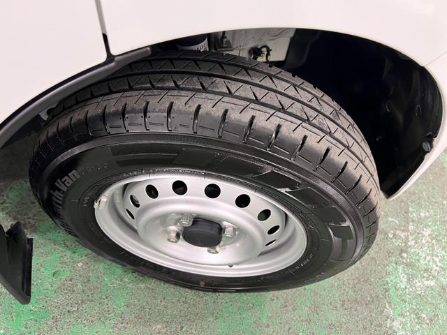 ミニキャブバンＭ　走行３５２８キロ／ＴＶレスナビ／ＥＴＣ／ＭＴ一年保証・走行距離無制限走行３５２８キロ　助手席エアバック　純正カーペットマット　ＴＶレスナビ　ブルートゥース　ＥＴＣ　ドラレコ（埼玉県）の中古車