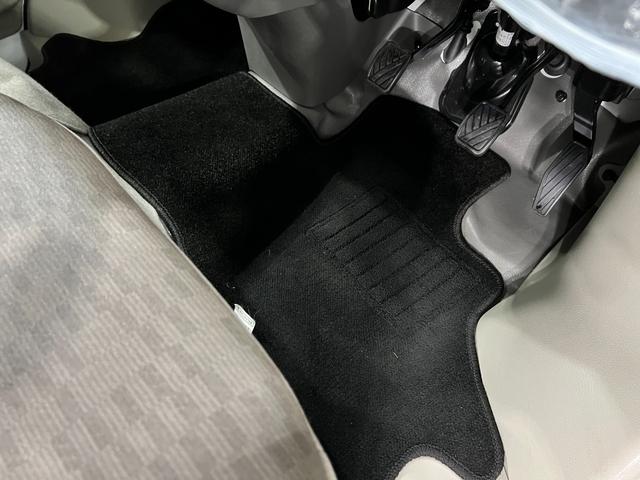 ミニキャブバンＭ　走行３５２８キロ／ＴＶレスナビ／ＥＴＣ／ＭＴ一年保証・走行距離無制限走行３５２８キロ　助手席エアバック　純正カーペットマット　ＴＶレスナビ　ブルートゥース　ＥＴＣ　ドラレコ（埼玉県）の中古車