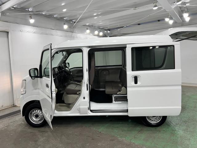 ミニキャブバンＭ　走行３５２８キロ／ＴＶレスナビ／ＥＴＣ／ＭＴ一年保証・走行距離無制限走行３５２８キロ　助手席エアバック　純正カーペットマット　ＴＶレスナビ　ブルートゥース　ＥＴＣ　ドラレコ（埼玉県）の中古車