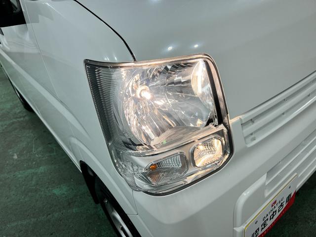 ミニキャブバンＭ　走行３５２８キロ／ＴＶレスナビ／ＥＴＣ／ＭＴ一年保証・走行距離無制限走行３５２８キロ　助手席エアバック　純正カーペットマット　ＴＶレスナビ　ブルートゥース　ＥＴＣ　ドラレコ（埼玉県）の中古車