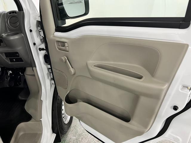 ミニキャブバンＭ　走行３５２８キロ／ＴＶレスナビ／ＥＴＣ／ＭＴ一年保証・走行距離無制限走行３５２８キロ　助手席エアバック　純正カーペットマット　ＴＶレスナビ　ブルートゥース　ＥＴＣ　ドラレコ（埼玉県）の中古車