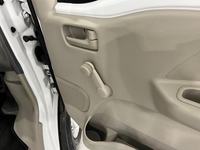 ミニキャブバンＭ　走行３５２８キロ／ＴＶレスナビ／ＥＴＣ／ＭＴ一年保証・走行距離無制限走行３５２８キロ　助手席エアバック　純正カーペットマット　ＴＶレスナビ　ブルートゥース　ＥＴＣ　ドラレコ（埼玉県）の中古車